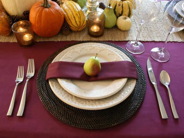 Plum thanksgiving table